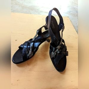 Munro Black Leather Criss Cross Strap Slingback Sandals